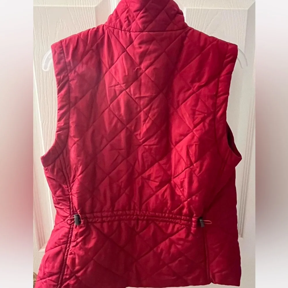πHost pickπ Croft & Barrow Cherry Quilted Vest - Picture 3 of 5